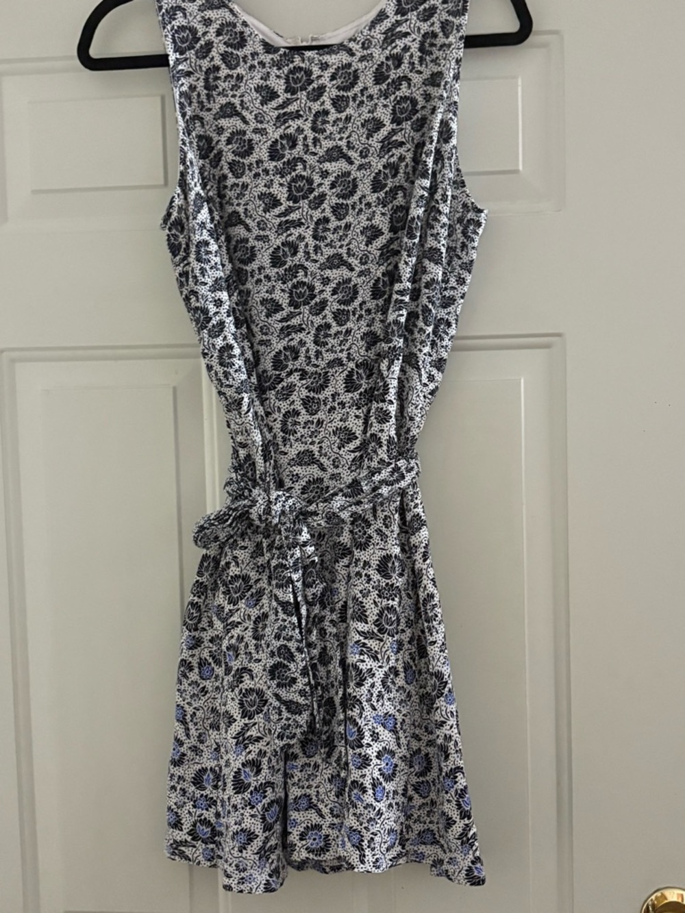 GAP Sleeveless Floral Tie-Waist Mini Dress in White and Navy